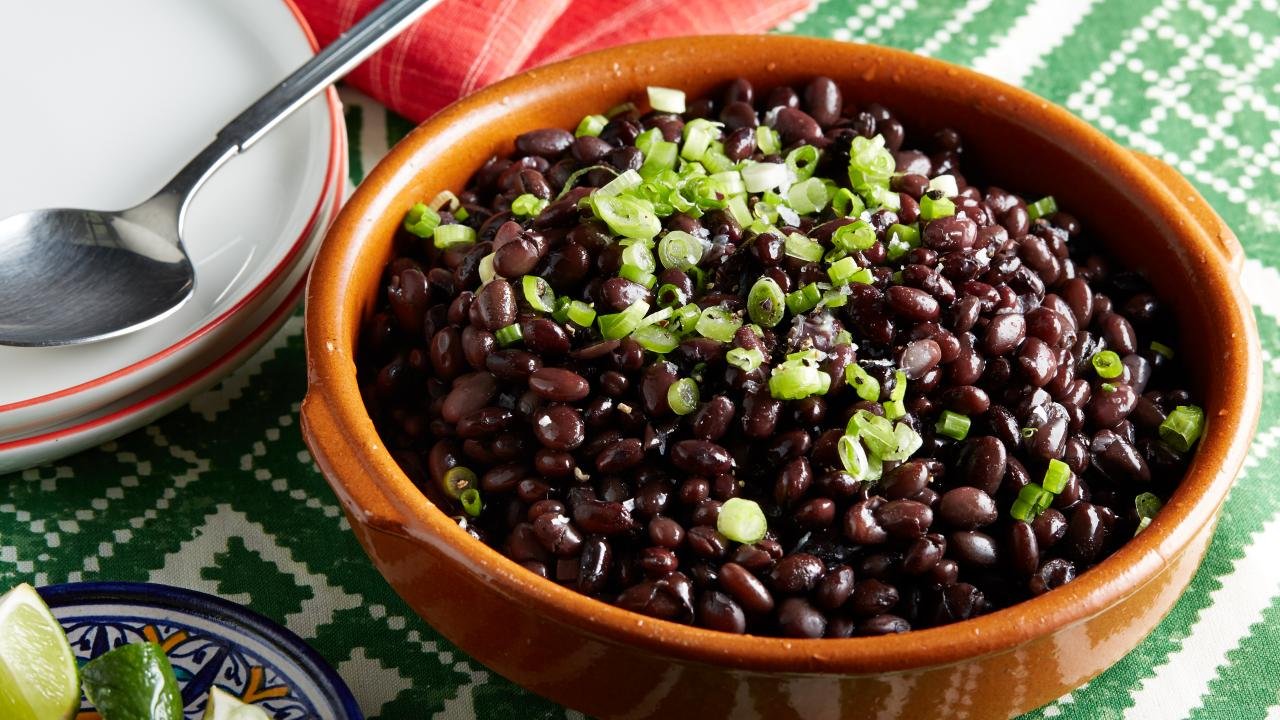 5 Ways Black Beans Can Help You Shed Weight (Without Starving Yourself)