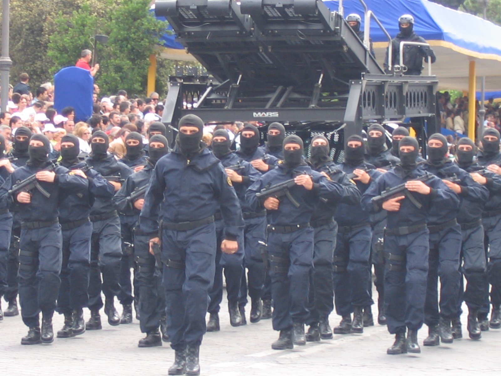 italy armed force: GIS