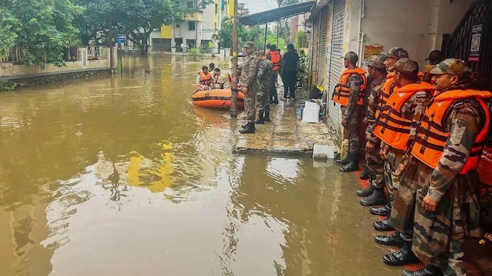 Eknath Shinde Visits Pune to Assess Flood Situation | Best News Report | Daily News 